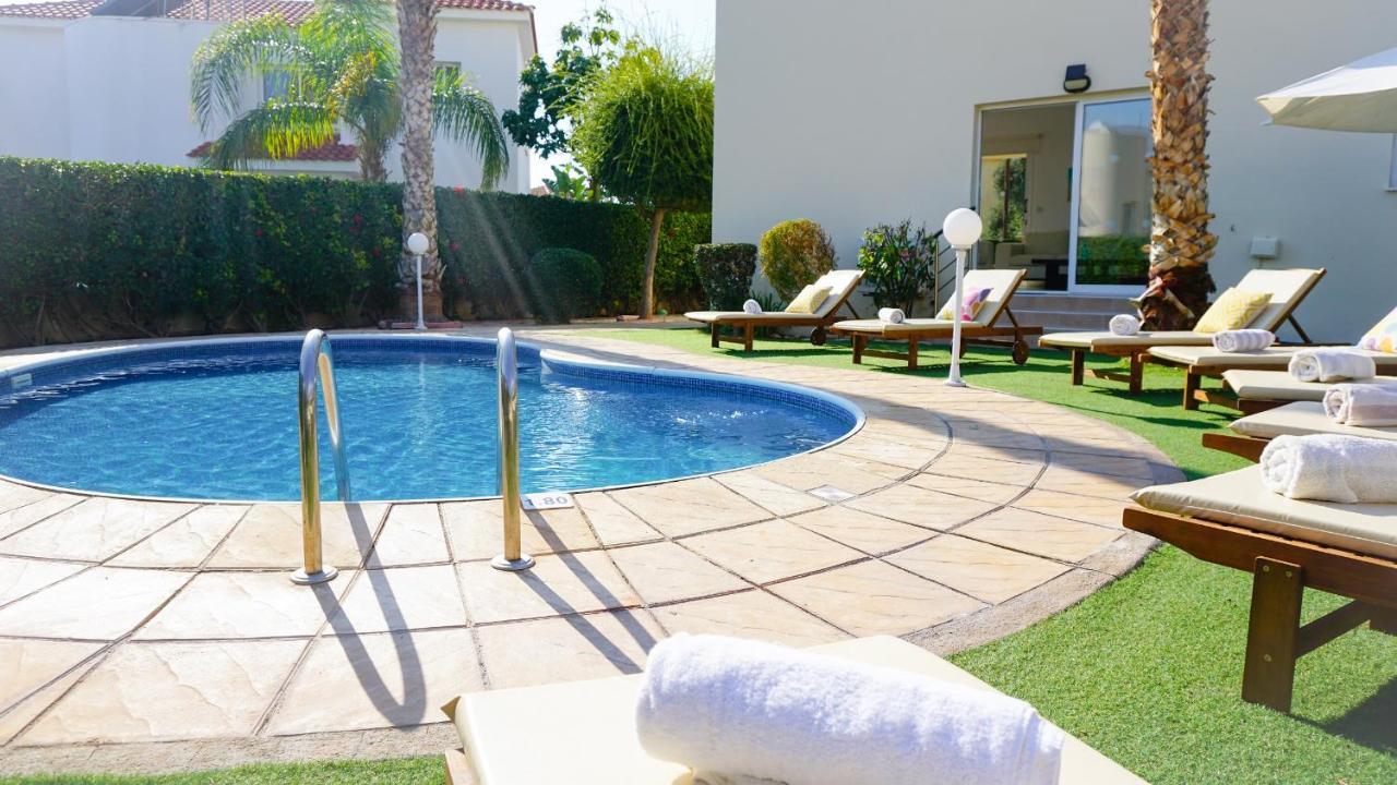 Villa Oasis By Ezoria Villas Mercan Koyu Dış mekan fotoğraf