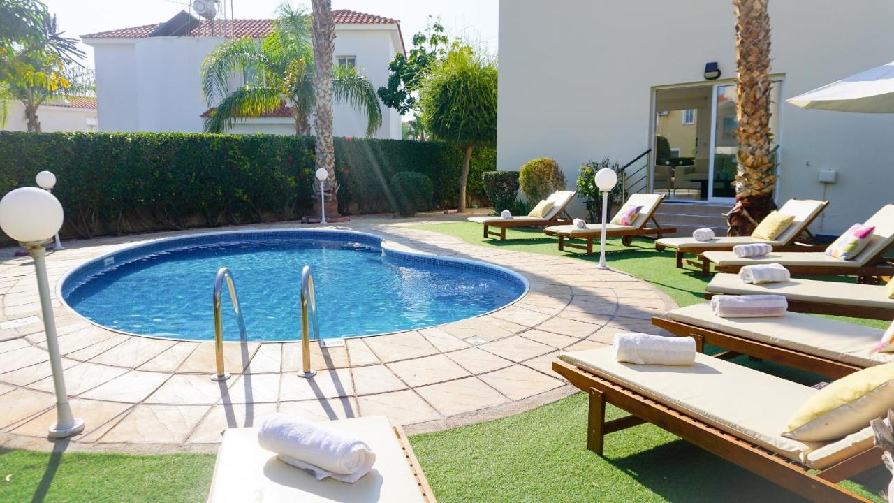 Villa Oasis By Ezoria Villas Mercan Koyu Dış mekan fotoğraf